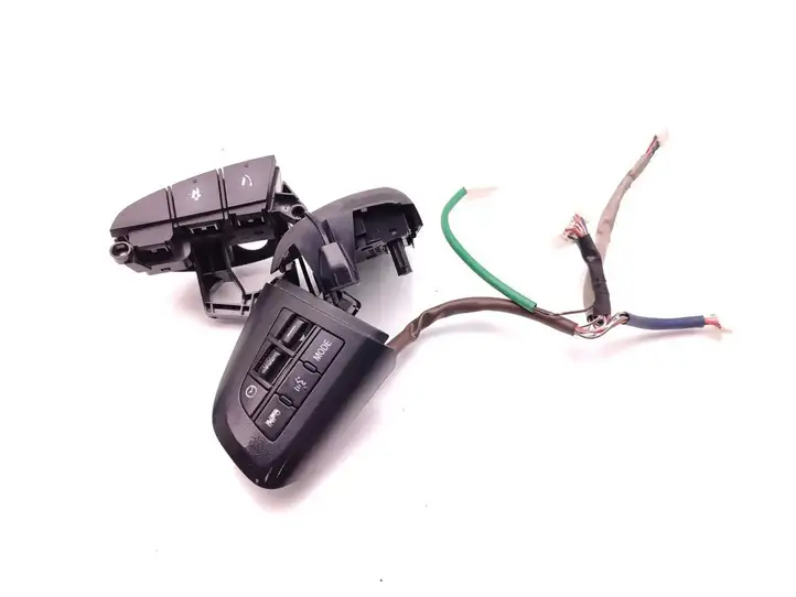 Mazda 3 II (2011 - 2013) 75B979 Кнопки на рулевом колесе — фото 2