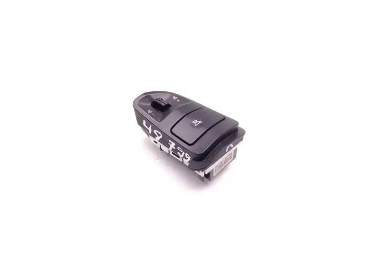 Kia Ceed (2006 - 2010) 96720-1H100 Кнопки на рулевом колесе — фото 2