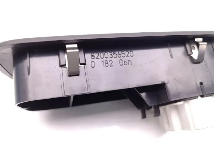 Renault Clio III (2005 - 2012) 8200356520 Кнопка стеклоподъемников — фото 7