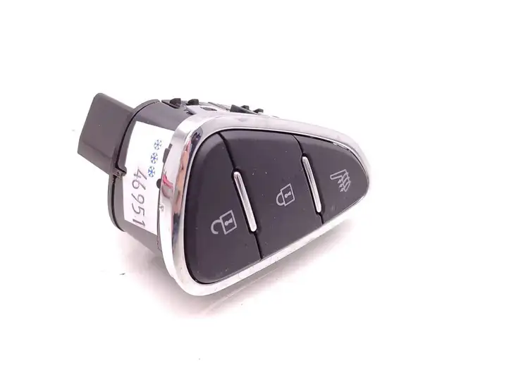 Opel Corsa E (2014 - 2019) 39031632 Включатель обогрева — фото 1