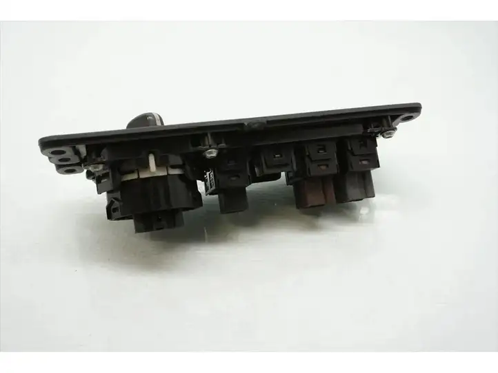 Nissan Navara D40 (2004 - 2015) 68492EB300 Включатель обогрева — фото 2