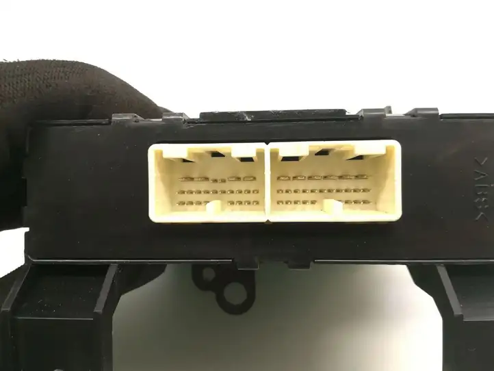 Subaru Outback (2007 - 2009) 72343AJ040 Модуль комфорта — фото 2