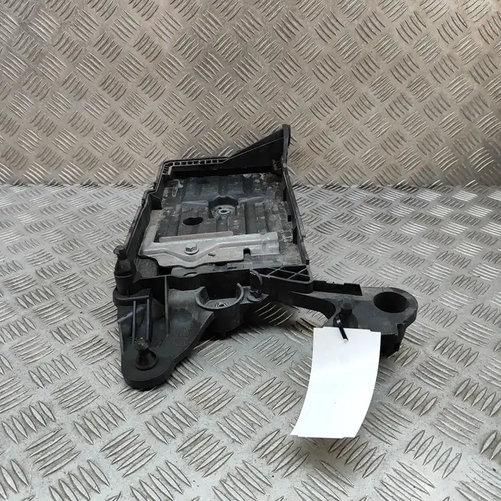 Audi A3/S3 8V (2016 - 2020) 5Q0915321J Ящик аккумулятора — фото 6