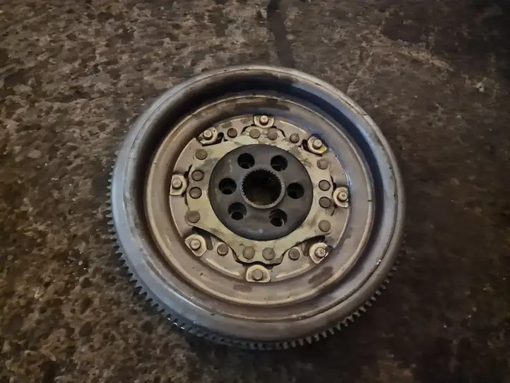 Volkswagen Touran III (2016 - )  03L105266EF Комплект сцепления