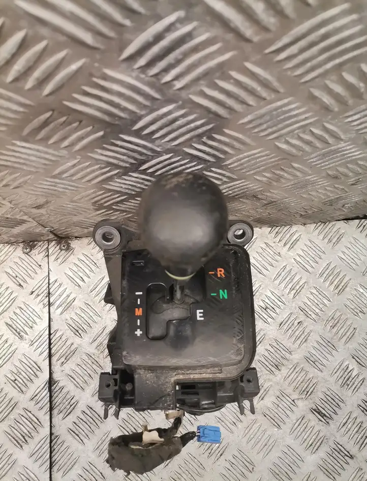 Toyota Corolla Verso AR10 (2004 - 2009)   Механизм переключения передач (кулиса) (в салоне)