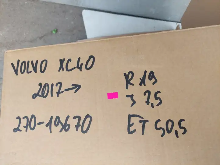 Volvo XC40 (2017 - ) 32327353 Легкосплавный колесный диск R19 — фото 4