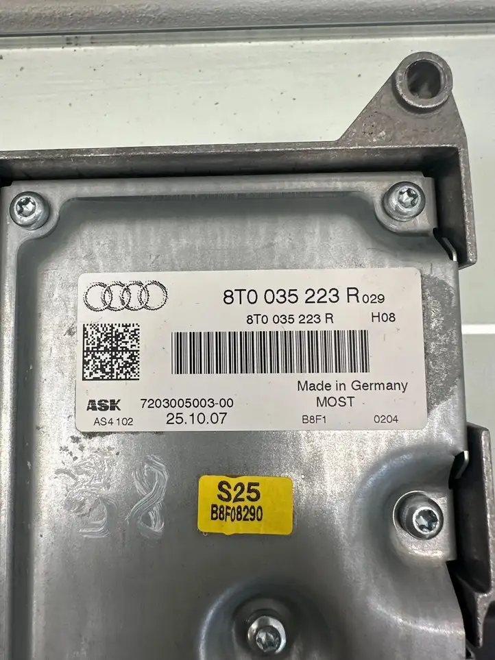 Audi A4 S4 B8 8K (2007 - 2011) 8T0035223R Усилитель звука — фото 6
