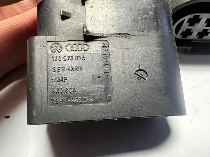Volkswagen PASSAT B6 (2005 - 2010) 1J0973835 Прочая электропроводка — фото 3