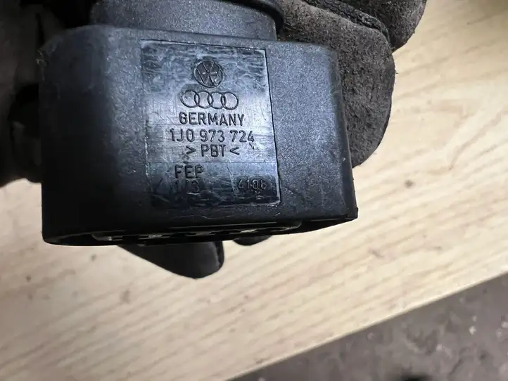 Volkswagen Cross Polo (2009 - 2018) 1J0973724 Прочая электропроводка — фото 3