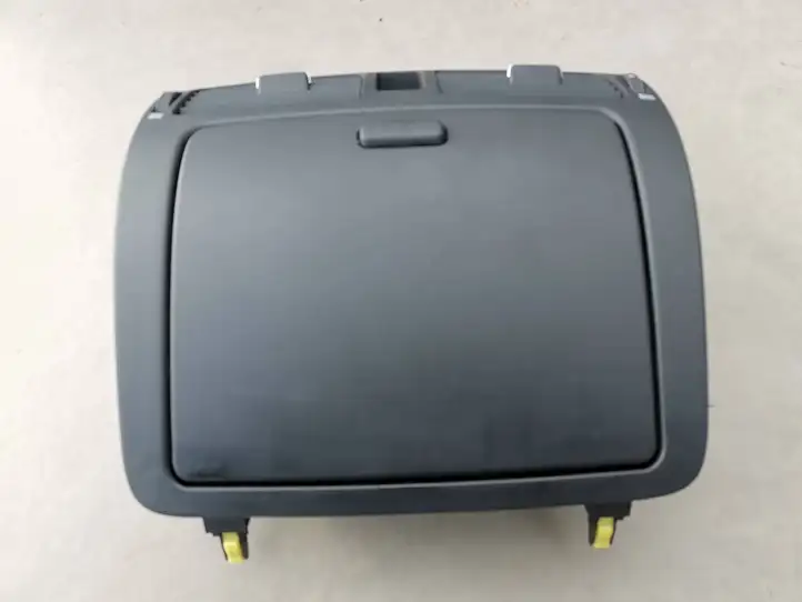 Toyota Avensis T250 (2006 - 2009) Вещевой ящик — фото 4