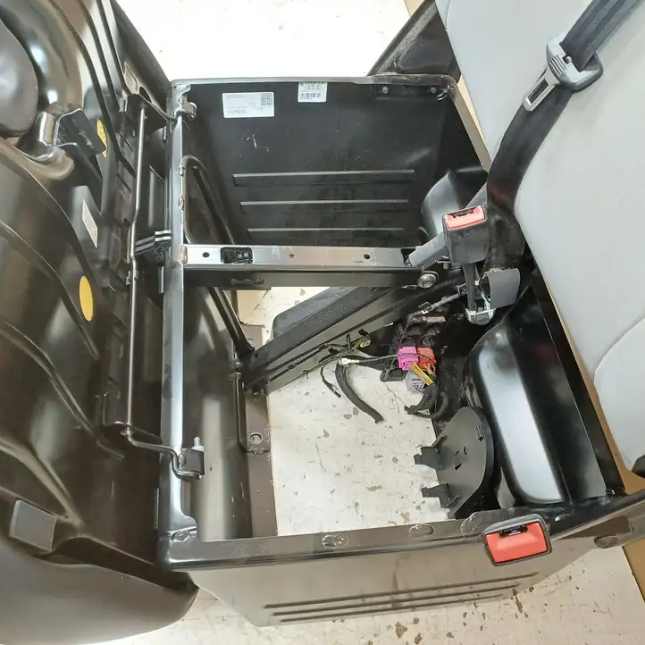 Volkswagen Transporter - Caravelle T5 (2009 - 2015) 7E1881681D Переднее сиденье пассажира — фото 4