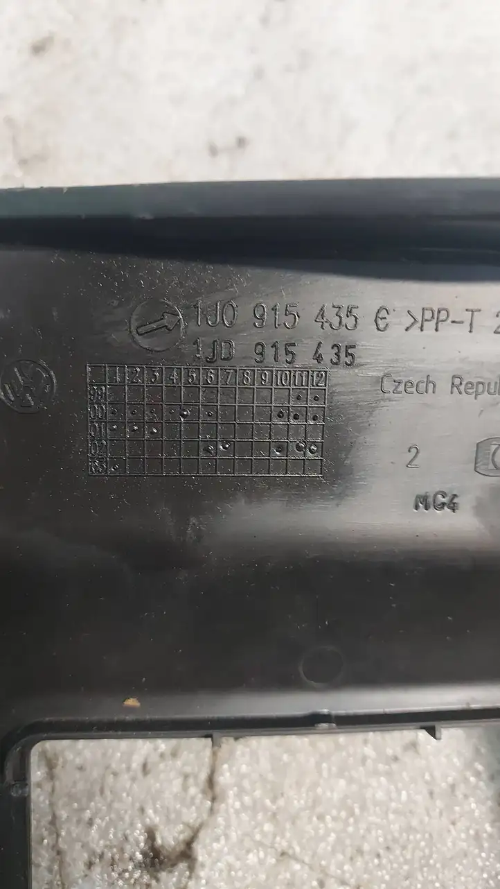 Audi A3/S3 8L (2000 - 2003) 1J0915435C Монтажная пластина карбюратора / моно-инжектора — фото 3