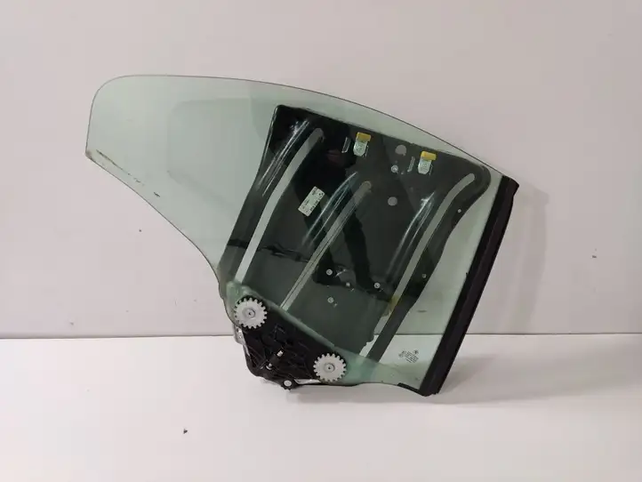 BMW 4 F32 F33 (2013 - 2017) 7352750 Стекло задней двери — фото 1
