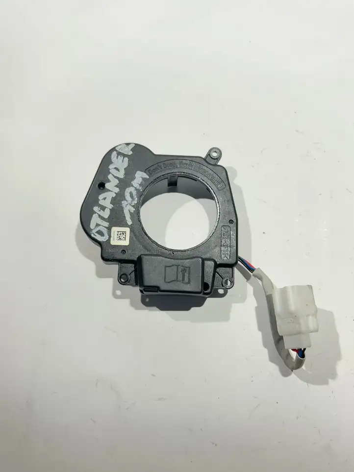 Mitsubishi Outlander (2007 - 2012) 0265005550 Датчик угла поворота руля — фото 1