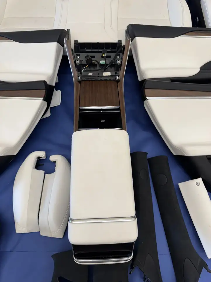 Tesla Model S (2021 - ) Комплект салона — фото 7