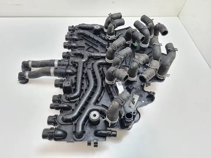 Porsche Taycan 9J1 (2019 - ) 9J1121406 Шланги системы охлаждения — фото 7