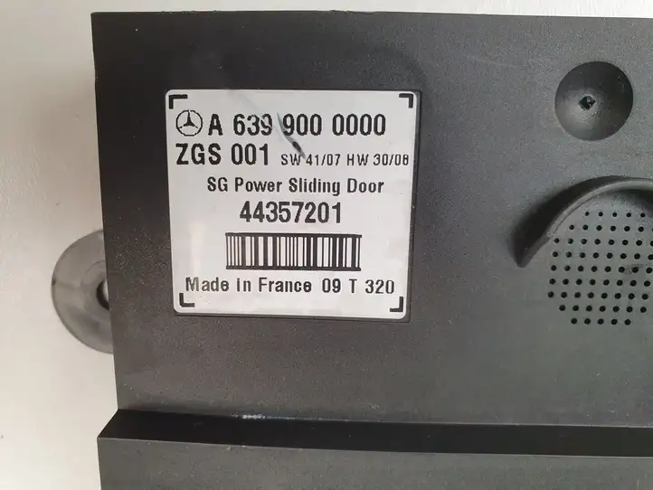 Mercedes-Benz Vito Viano W639 (2010 - 2015) Блок управления раздвижными дверями (ECU) — фото 4
