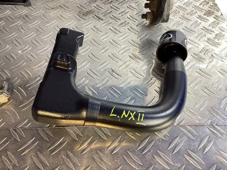 Lexus NX (2021 - ) 67087005 Комплект буксировочного крюка — фото 3