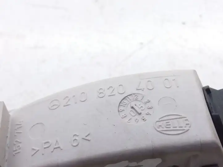 Mercedes-Benz E W211 (2002 - 2009) 2108204001 Передняя подсветка — фото 4
