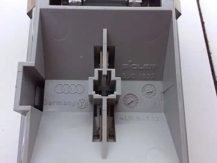 Audi Q7 4L (2005 - 2009) 4F9947123 Передняя подсветка — фото 4