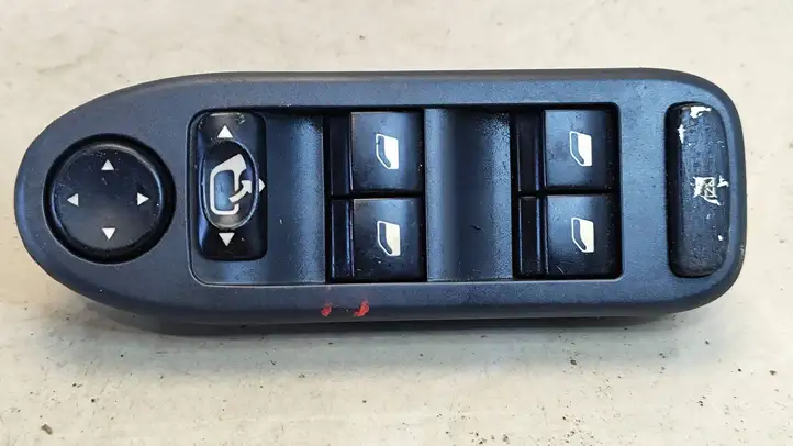 Citroen C5 (2001 - 2004) 96498423ZF Кнопка стеклоподъемников — фото 1
