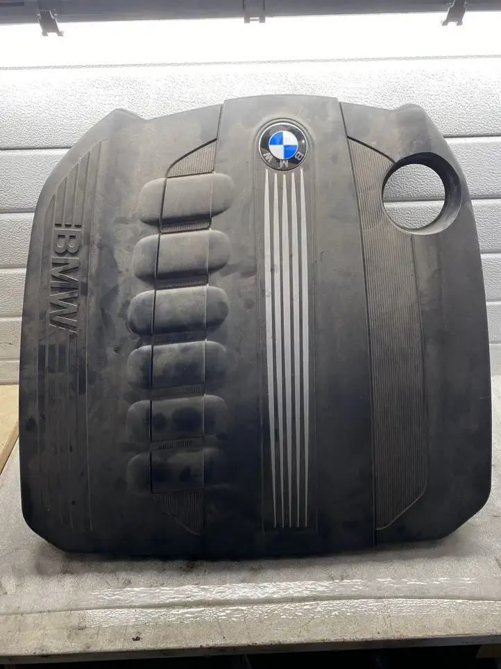 BMW 5 F10 F11 (2009 - 2016) 7800575 Крышка двигателя декоративная — фото 1