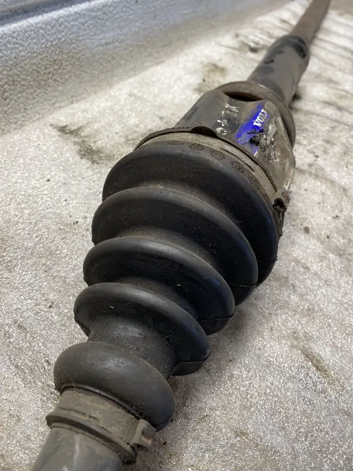 Volvo V70 (2000 - 2004) Передняя полуось — фото 3