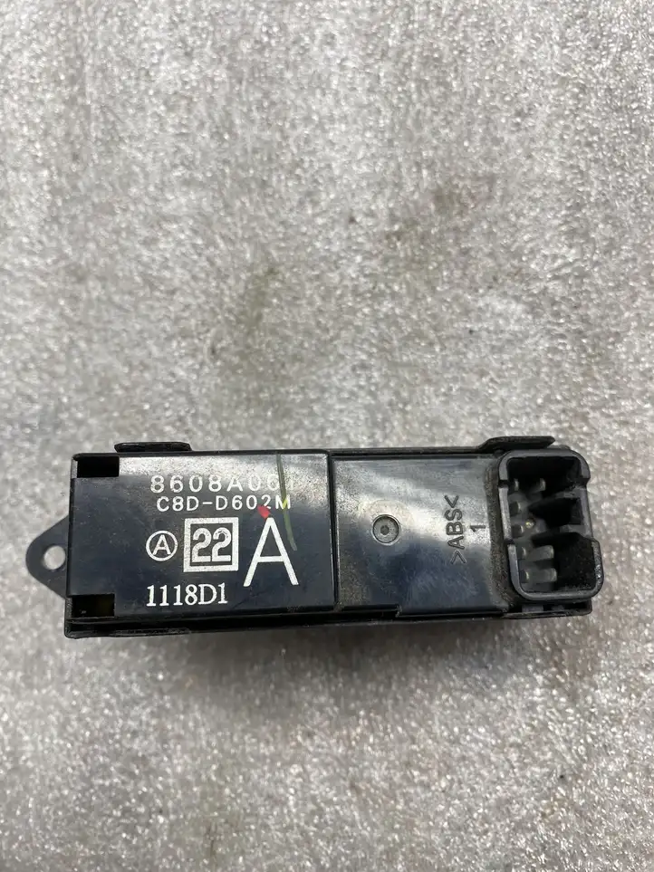 Hyundai Santa Fe (2005 - 2009) 8608A061 Блок кнопок стеклоподъемников — фото 2