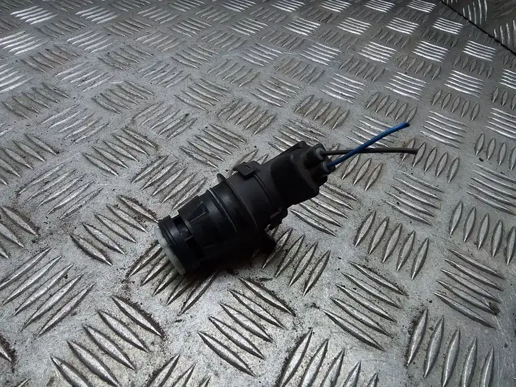 Toyota Prius (XW20) (2003 - 2009) 8533060190 Насос омывателя стекла — фото 4