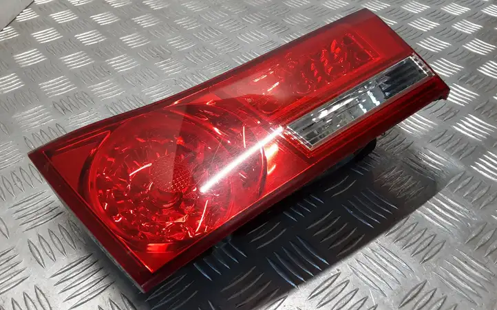 Honda Accord (2008 - 2016) Задний фонарь в крышке багажника — фото 2