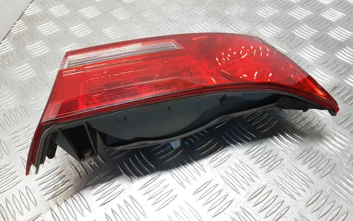 Honda Accord (2008 - 2016) Задний фонарь в крышке багажника — фото 4