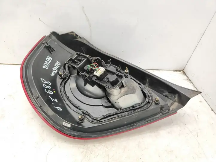 Nissan Almera N16 (2000 - 2010) 26550BN701R Задний фонарь в кузове — фото 4