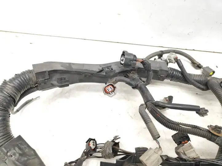 Toyota Avensis T250 (2003 - 2006) 8212105720 Проводка двигателя — фото 10