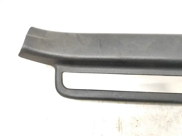 Toyota Avensis T250 (2003 - 2006) 6791305040 Внутренняя отделка переднего порога — фото 2