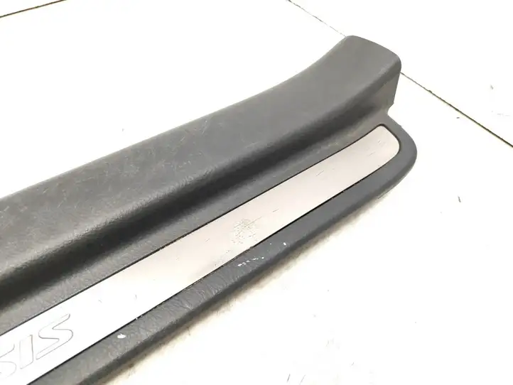 Toyota Avensis T250 (2003 - 2006) 6791305040 Внутренняя отделка переднего порога — фото 3
