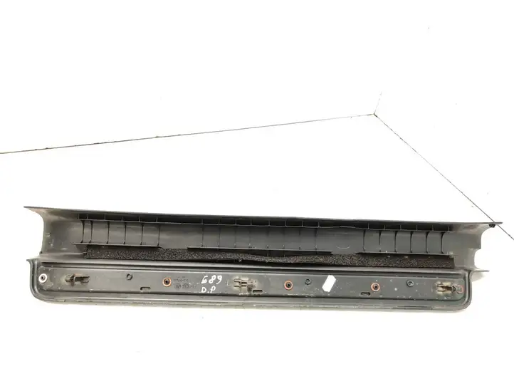 Toyota Avensis T250 (2003 - 2006) 6791305040 Внутренняя отделка переднего порога — фото 4