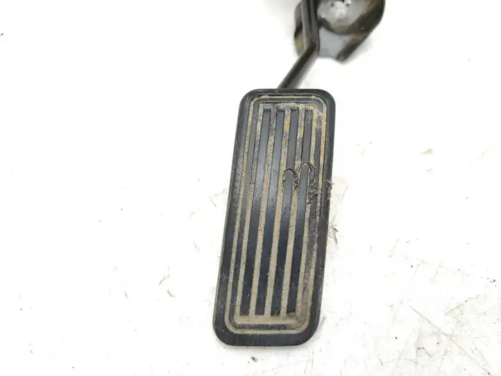 Toyota Avensis T250 (2003 - 2006) 7811135030 Педаль акселератора — фото 2
