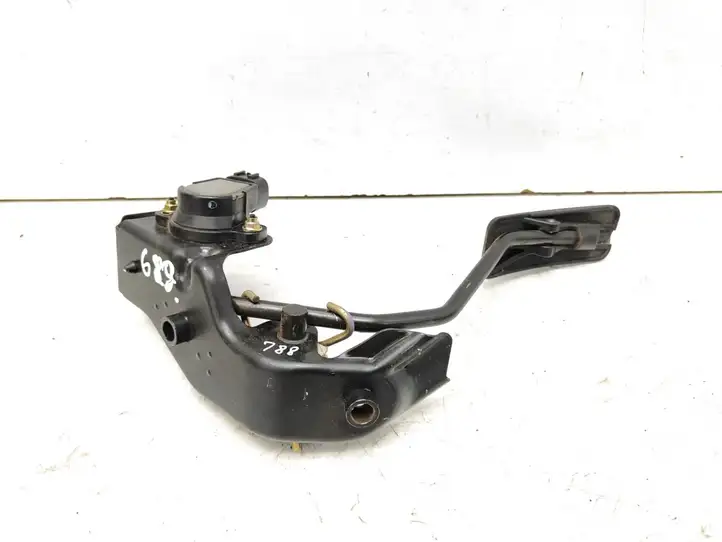 Toyota Avensis T250 (2003 - 2006) 7811135030 Педаль акселератора — фото 6