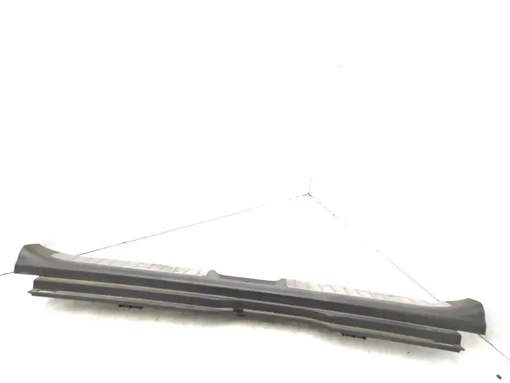Toyota Avensis T250 (2003 - 2006) 5838705090 Отделка порога багажника — фото 3