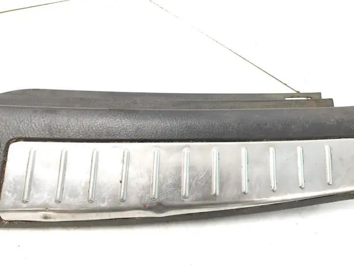 Toyota Avensis T250 (2003 - 2006) 5838705090 Отделка порога багажника — фото 6