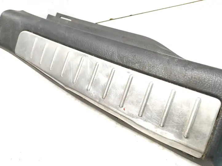 Toyota Avensis T250 (2003 - 2006) 5838705090 Отделка порога багажника — фото 7