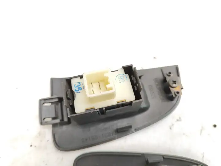 Toyota Avensis T250 (2003 - 2006) 7427205020 Блок кнопок стеклоподъемников — фото 3