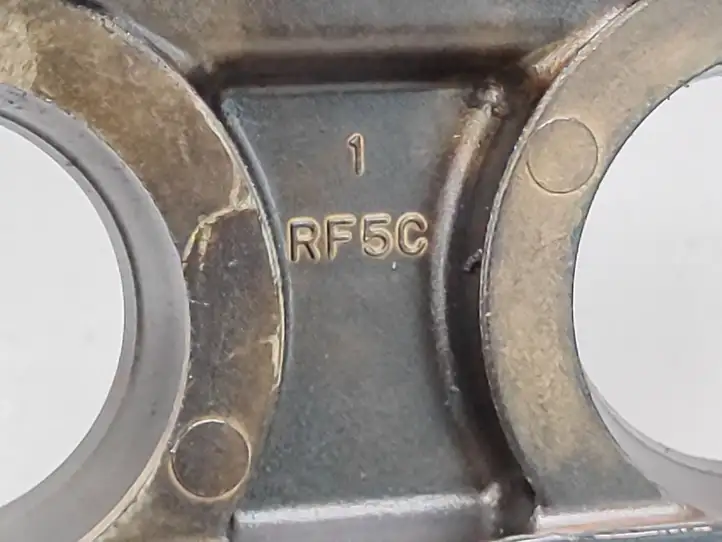 Mazda 6 (2002 - 2005) RF5C Крышка головки блока цилиндров — фото 6