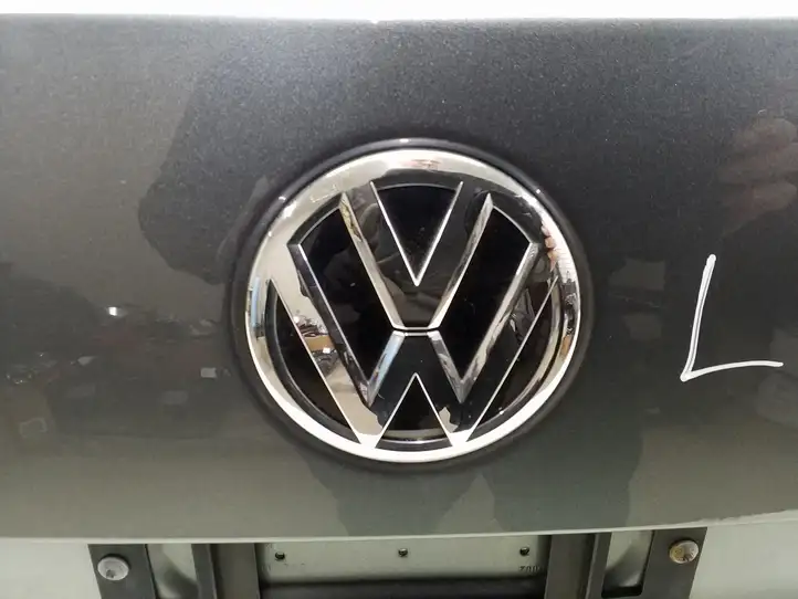 Volkswagen Jetta VI (2011 - 2018) Крышка багажника — фото 8