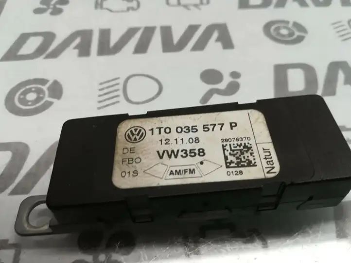 Volkswagen Cross Touran I (2006 - 2010) 1T0035577P Усилитель антенны — фото 4