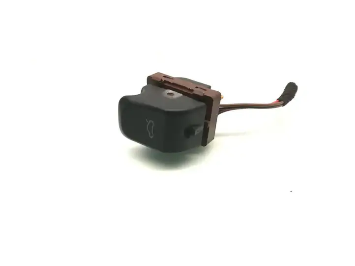 Audi A4 S4 B8 8K (2007 - 2011) 8K0959831A Кнопка закрытия крышки багажника — фото 1