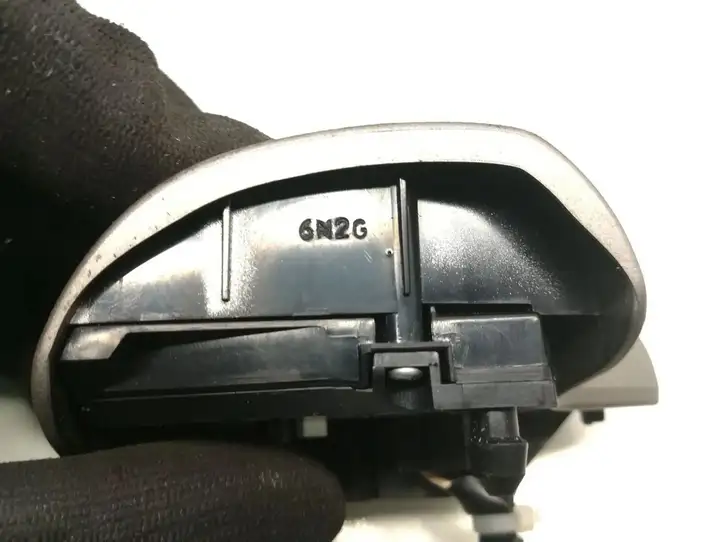 Toyota Auris 150 (2006 - 2012) 6N2G Кнопки на рулевом колесе — фото 5