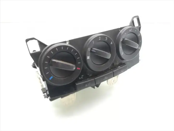 Mazda 5 (2005 - 2010) M1900CC33 Блок управления климат-контролем — фото 1
