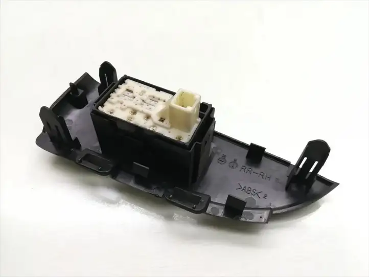Toyota Prius (XW30) (2009 - 2015) 74271-47060 Блок кнопок стеклоподъемников — фото 4