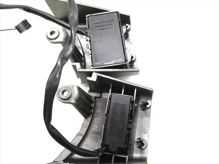 Nissan X-Trail T30 (2001 - 2007) Кнопки на рулевом колесе — фото 5